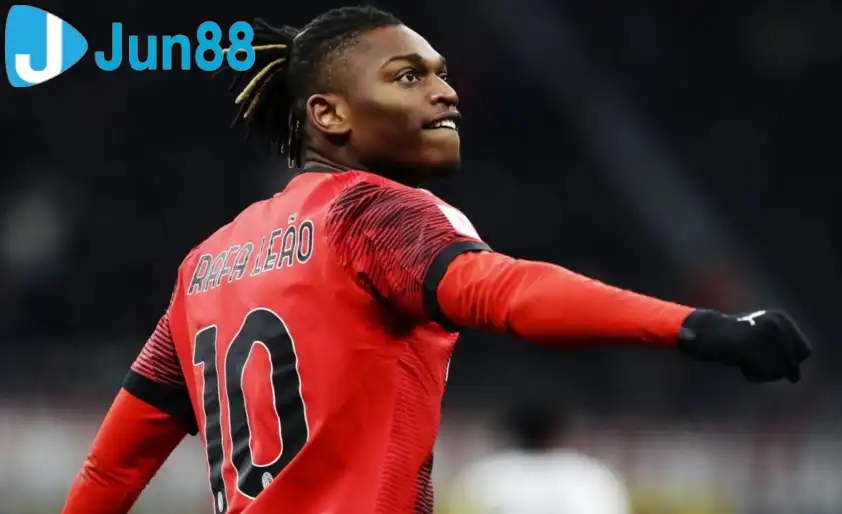 Rafael Leao nhận được đề nghị khủng từ Al Nassr