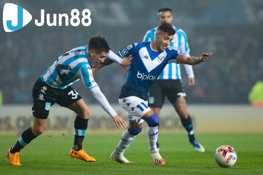 Velez Sarsfield với ưu thế sân nhà có thể tạo nên bất ngờ trước Racing Club. Velez Sarsfield với ưu thế sân nhà có thể tạo nên bất ngờ trước Racing Club.