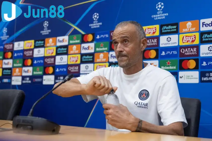 Enrique đã có màn đối đầu thắng lợi trước Barca - Ảnh: @FabrizioRomano