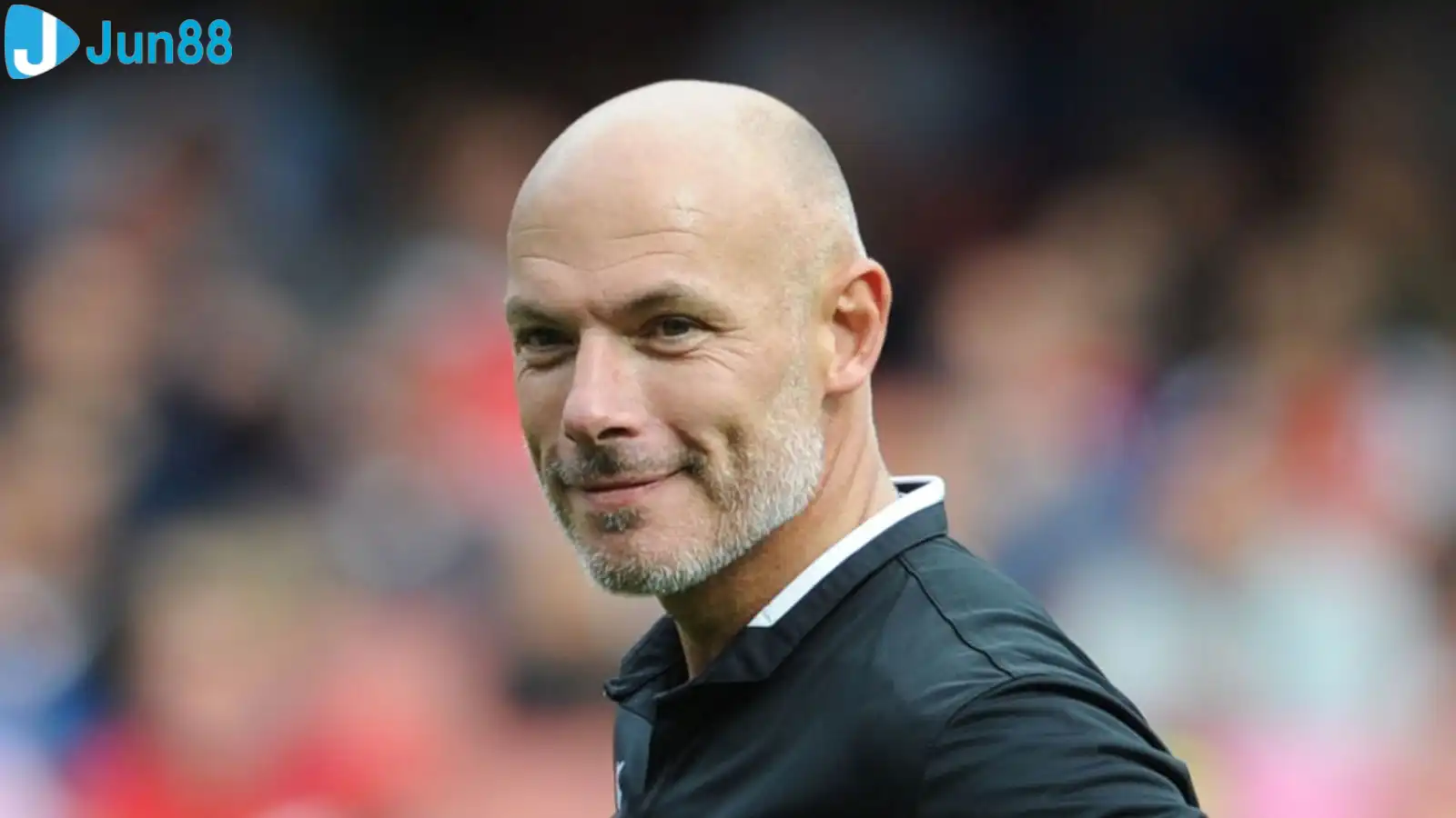 Trưởng ban trọng tài Howard Webb ủng hộ quyết định không cho Arsenal hưởng penalty (Ảnh: SkySport) Trưởng ban trọng tài Howard Webb ủng hộ quyết định không cho Arsenal hưởng penalty (Ảnh: SkySport)