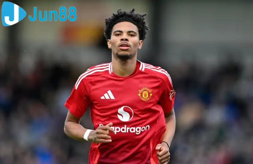 Cầu thủ 19 tuổi được Man United cho mượn đang có phong độ ấn tượng với 4 bàn sau 8 trận Cầu thủ 19 tuổi được Man United cho mượn đang có phong độ ấn tượng với 4 bàn sau 8 trận