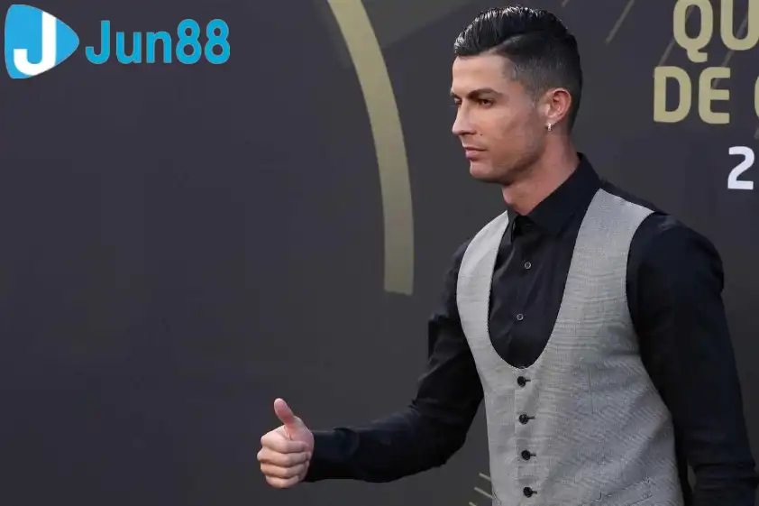 Ronaldo sở hữu khả năng kiếm tiền quá khủng khiếp (Ảnh: NBC) Ronaldo sở hữu khả năng kiếm tiền quá khủng khiếp (Ảnh: NBC)