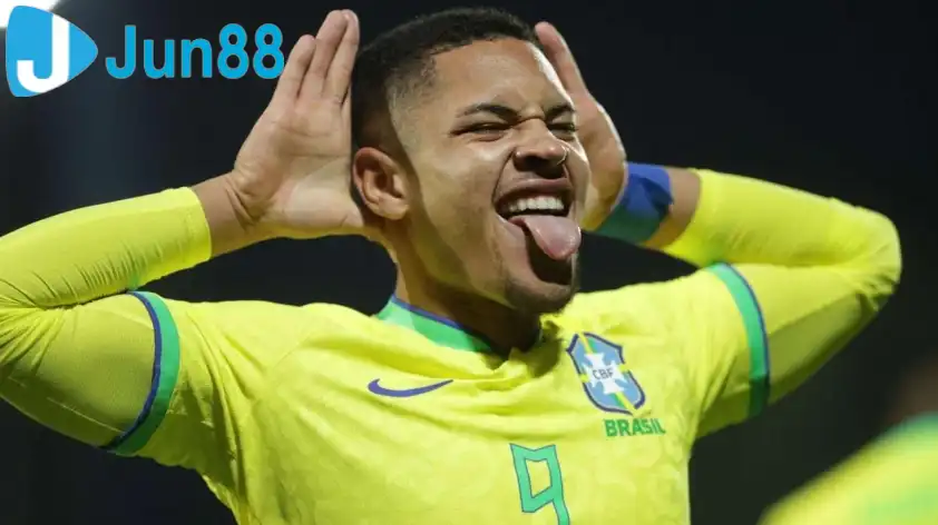 Ancelotti triệu tập Vitor Roque sau chuỗi phong độ ấn tượng tại Palmeiras Ancelotti triệu tập Vitor Roque sau chuỗi phong độ ấn tượng tại Palmeiras