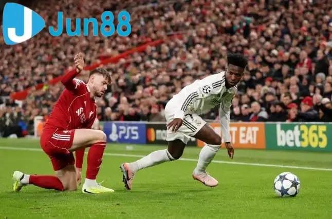 Vinicius đã có một trận đấu đáng quên trước Liverpool (Ảnh: Metro) Vinicius đã có một trận đấu đáng quên trước Liverpool (Ảnh: Metro)
